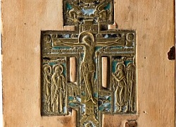 Крест эмалевый на иконной доске